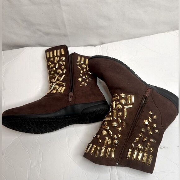 Joan Boyce Women’s Ankle Brown Gold Bedazzled Boots Size 7 Cognac Suede - Picture 5 of 13